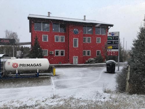 Motel Red Oil — Lovosice