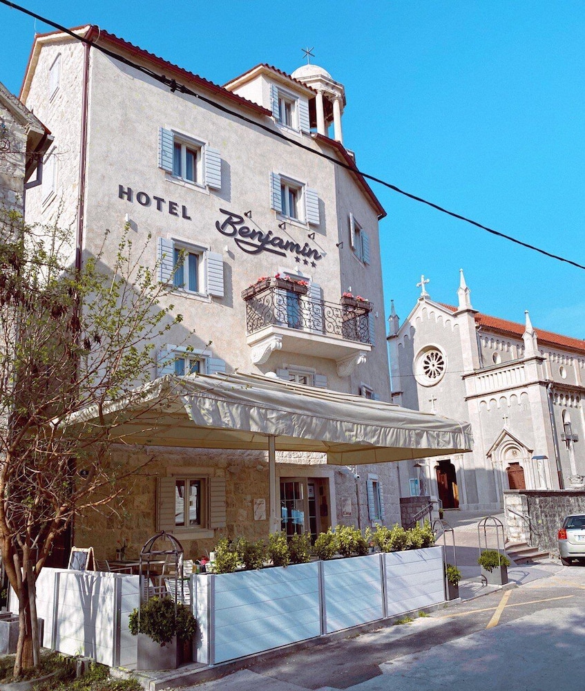 Benjamin Hotel - last minute hotel in Kastel Novi