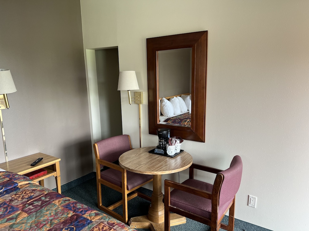 All Star Inn & Suites - photo 78