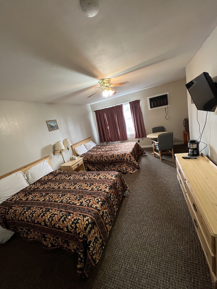 Oswego Inn - photo 14