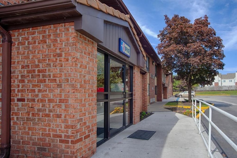 Motel 6 East Syracuse NY Airport - photo 42