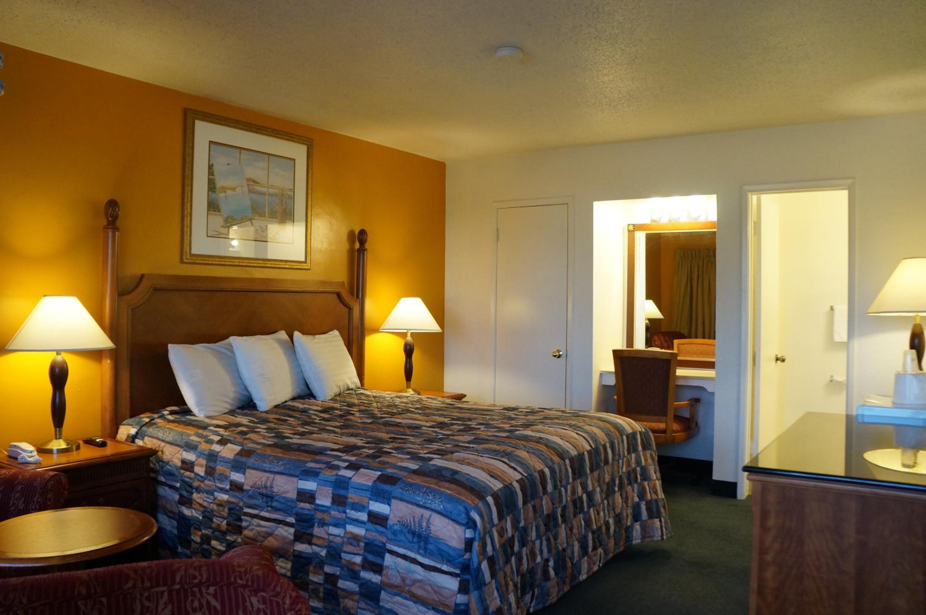 Classic Inn Red Bluff - photo 17