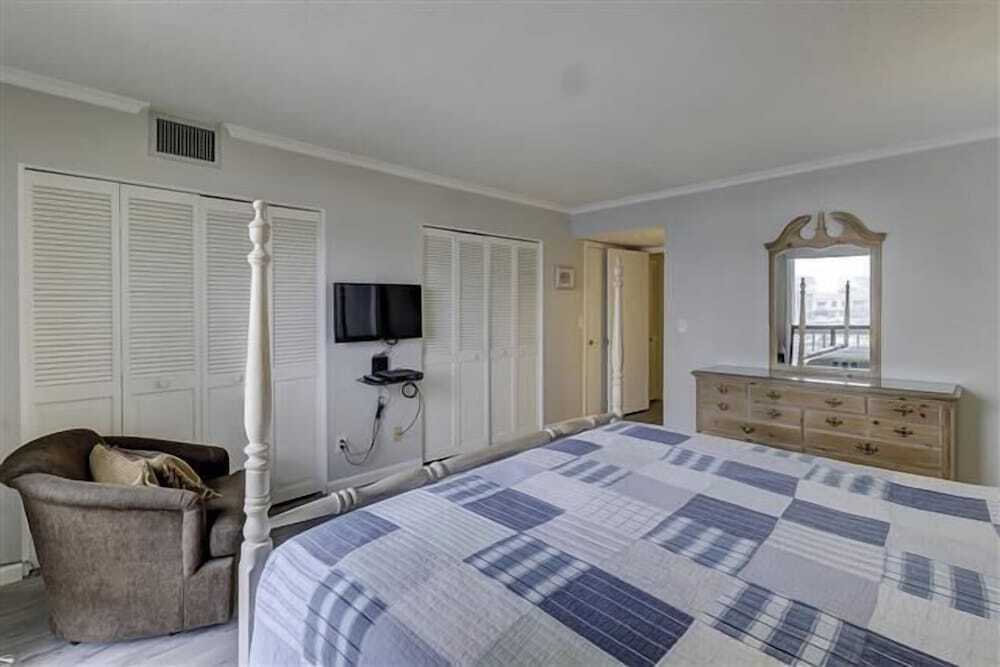 1034 Caravel Court at the Sea Pines Resort - photo 3