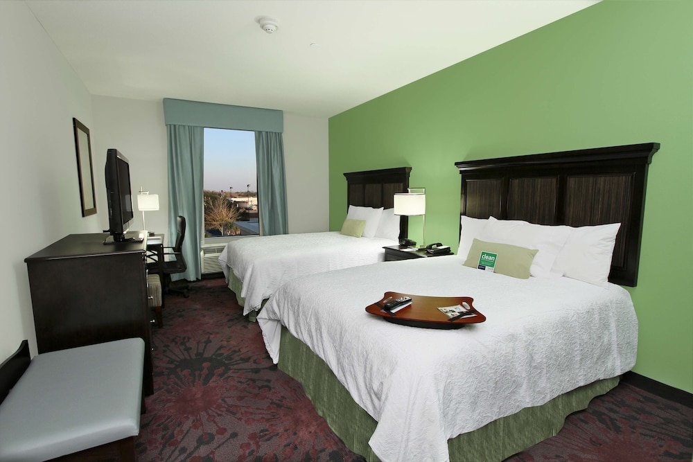 Hampton Inn & Suites Winnie - photo 18