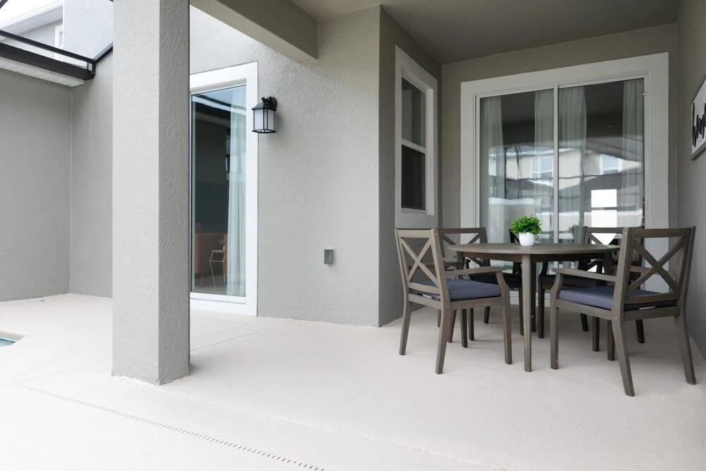 Modern Chic Spacious Private Pool Prime Location - photo 8