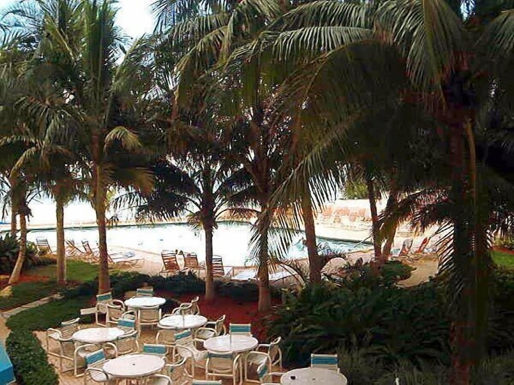Ocean Manor Beach Hotel - photo 125