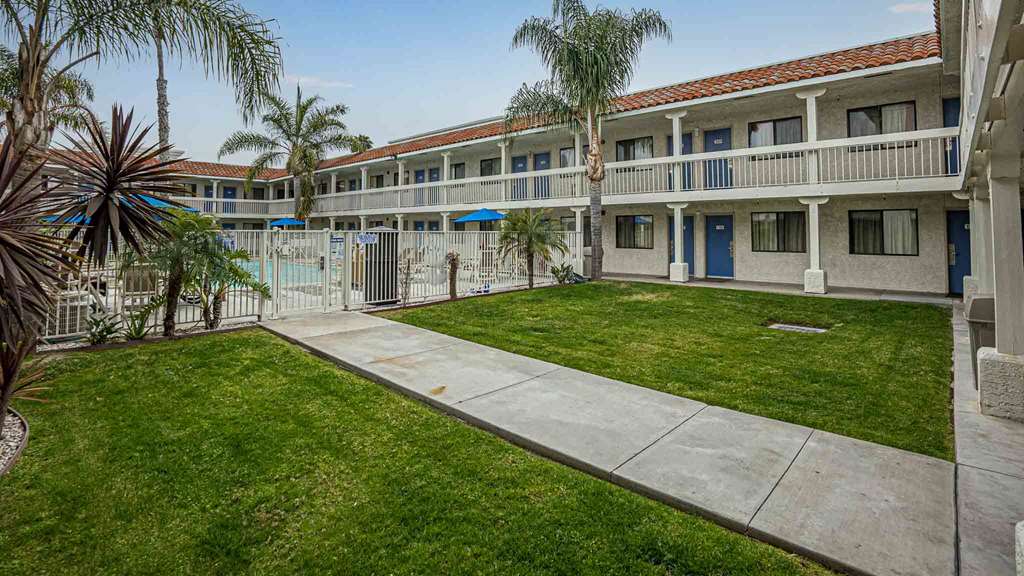 Motel 6 Carlsbad CA Beach - photo 2
