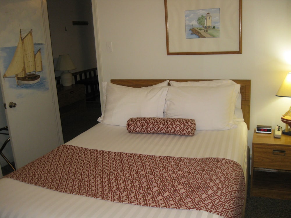 Boyne City Motel - photo 9