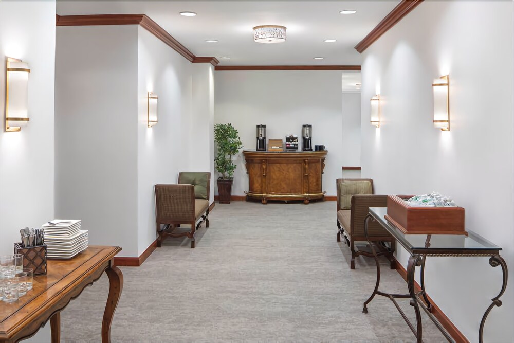 Courtyard by Marriott Stamford Downtown - photo 17