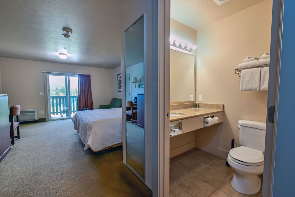 Flying Saddle Resort - photo 9