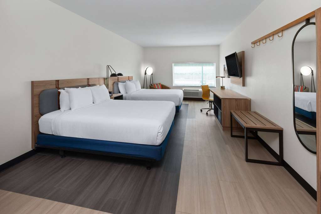 La Quinta Inn & Suites by Wyndham El Paso East Loop 375 - photo 37