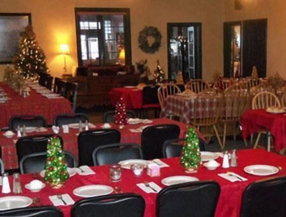La Plaza Inn - photo 77