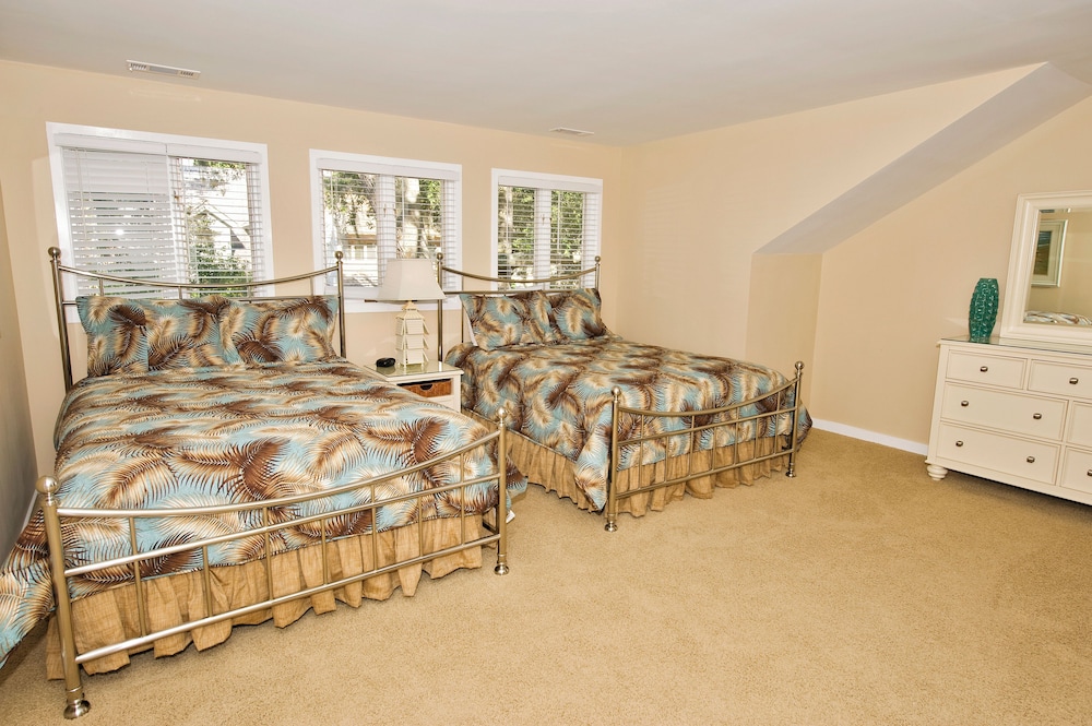 32 Turtle Lane at the Sea Pines Resort - photo 2