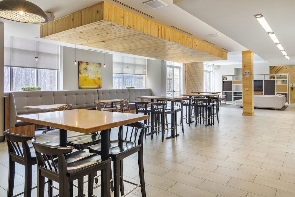 Holiday Inn Atlanta Gas South Arena Area by IHG - photo 24