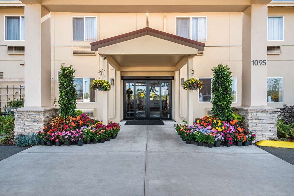 Red Lion Inn & Suites Sequim - photo 30