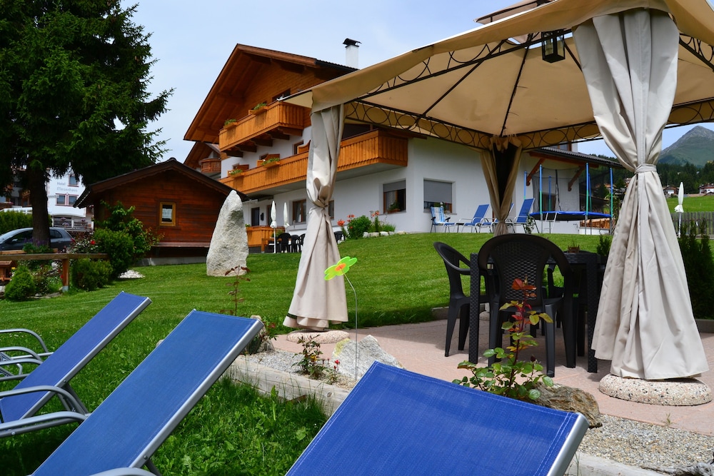 Häuslerhof — 4-Star Luxury Hotel in Rio Di Pusteria, Italy