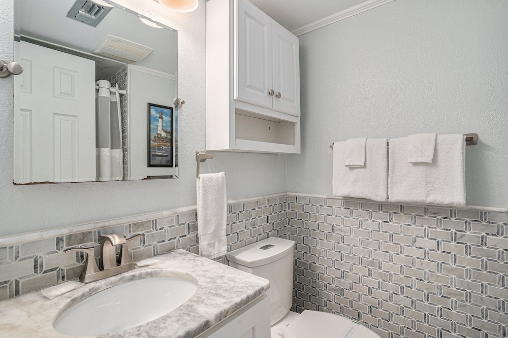 1009 Waters Edge Resort 1 Bedroom Condo by RedAwning - photo 11