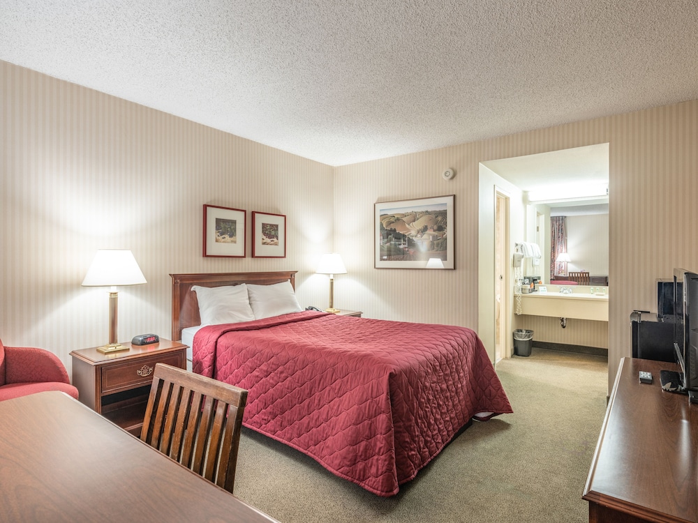 University Place Hotel & Conference Center - photo 12