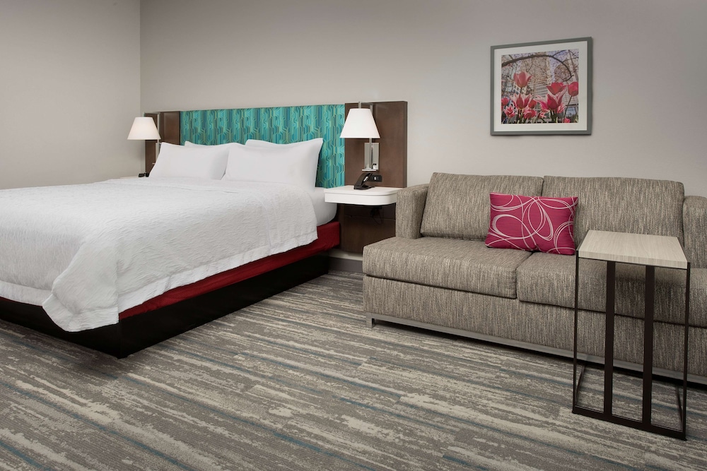 Hampton Inn & Suites Charlotte Airport Lake Pointe - photo 9