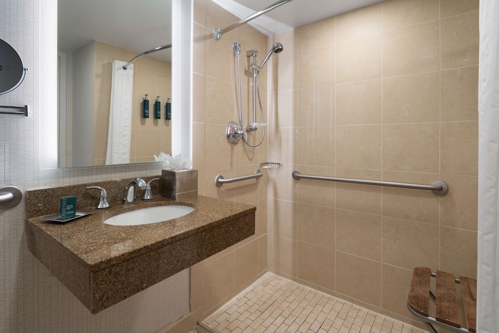 DoubleTree By Hilton Baltimore North Pikesville - photo 35