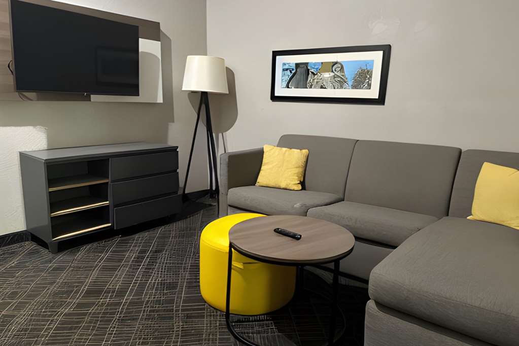 Comfort Inn & Suites Calhoun South - photo 9