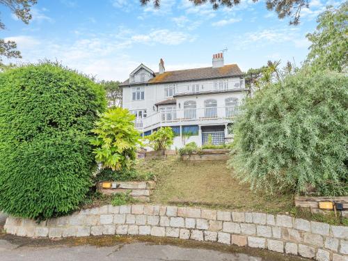 The Cottage — 4-Star Luxury Hotel in Dover, United Kingdom
