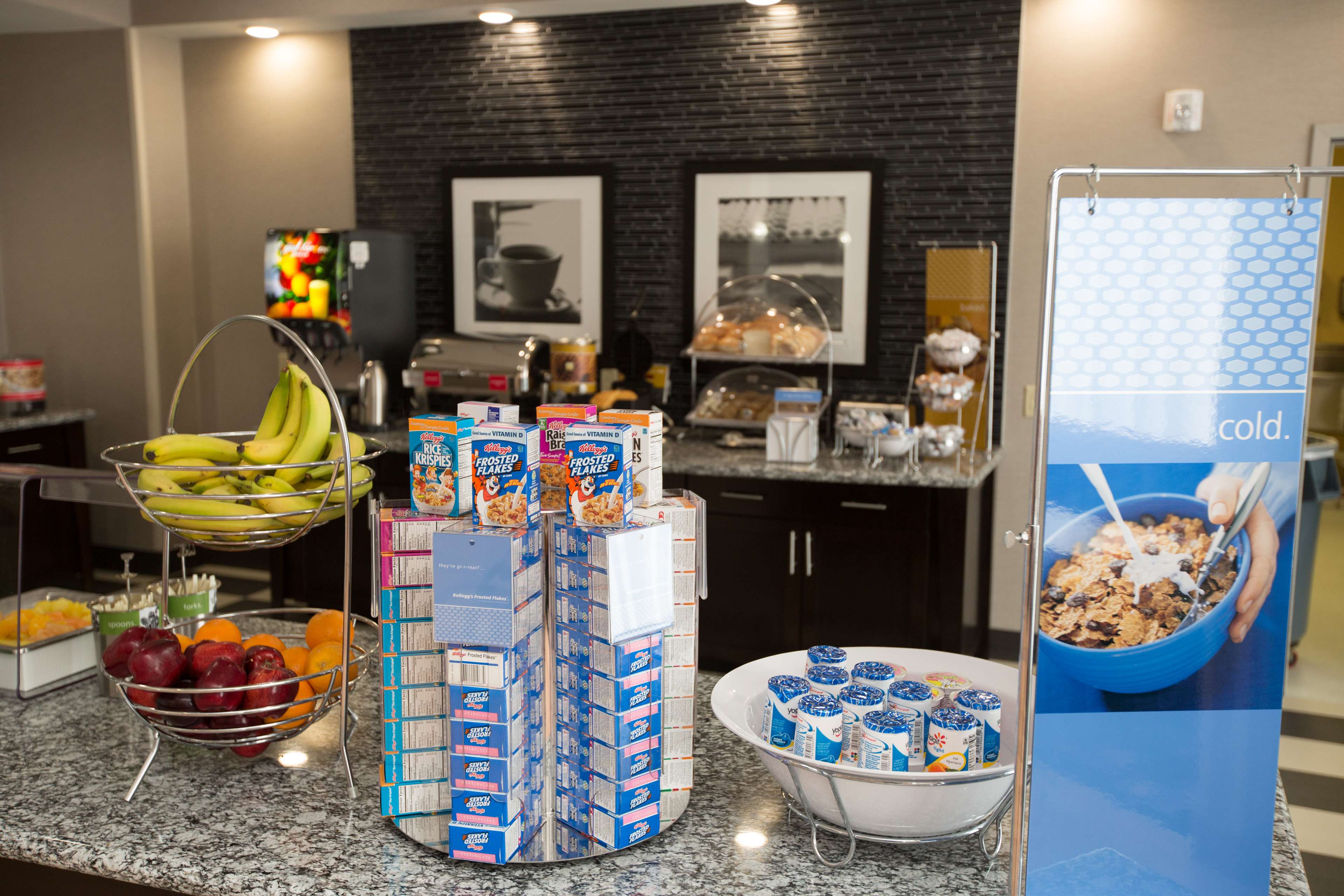 Hampton Inn & Suites Oklahoma City Airport - photo 11