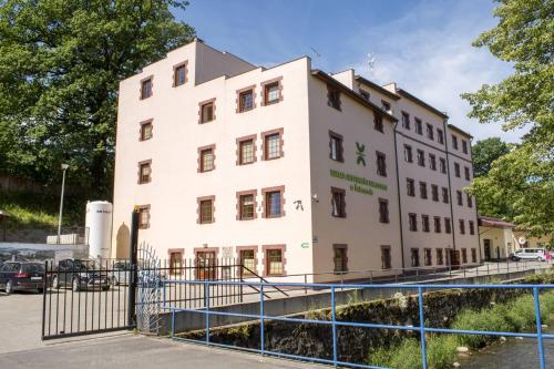 Noclegi Zakład Aktywności Zawodowej w Świerzawie — hotel in Swierzawa