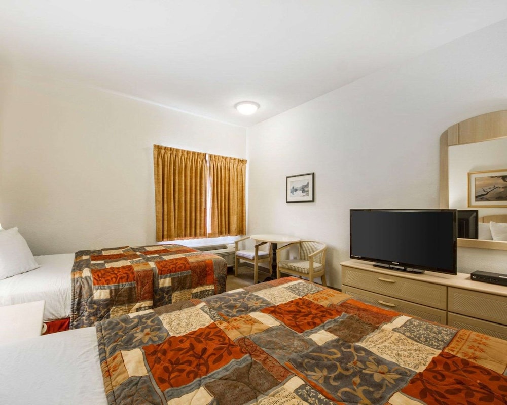 Rodeway Inn Watsonville - photo 25