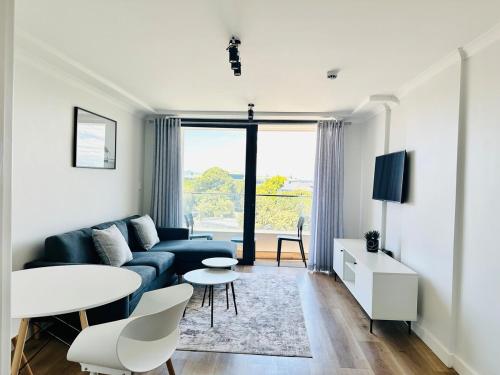 Luxe Newlands Peak apartment 504