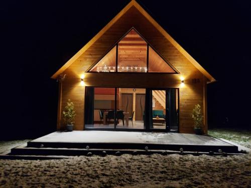 Domek przy lesie na Roztoczu — hotel in Adamow