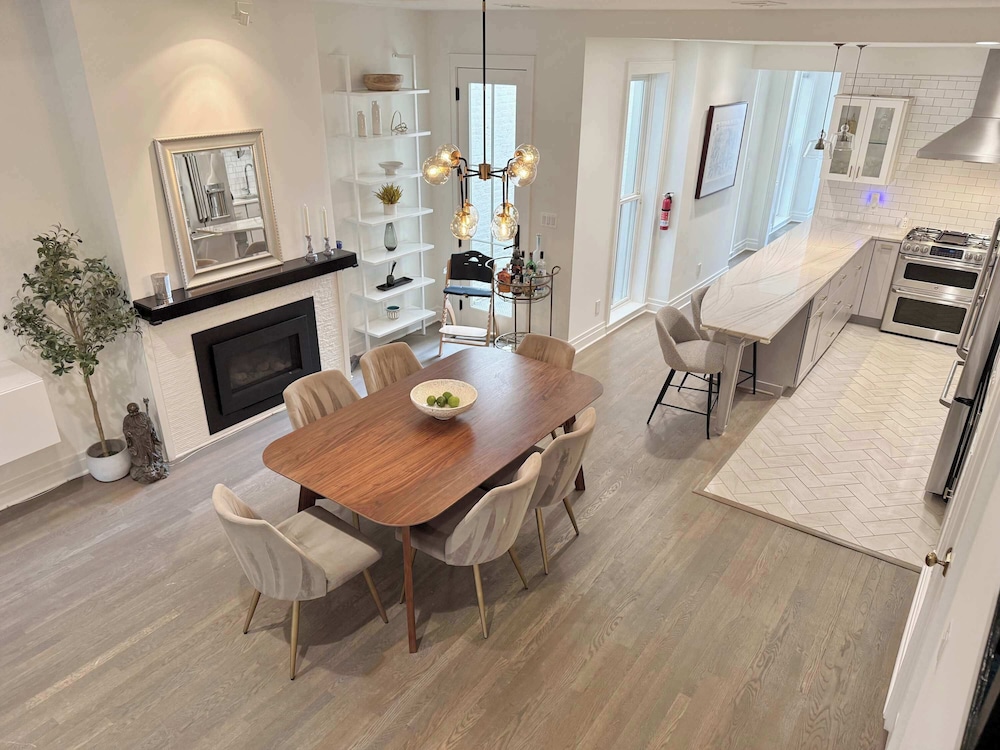 Essence of DC Vibrant Shaw Parking x 2 — 4-Star Luxury Hotel in Washington, United States