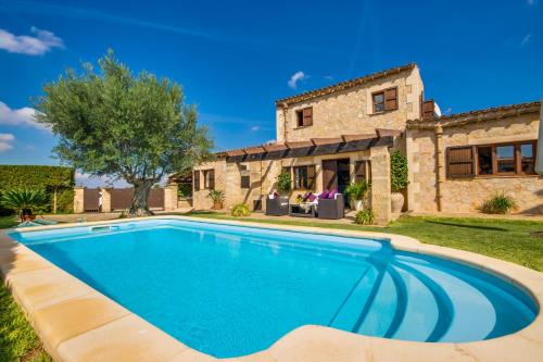 Ideal Property Mallorca Es Puput — 4-Star Luxury Hotel in Petra, Spain