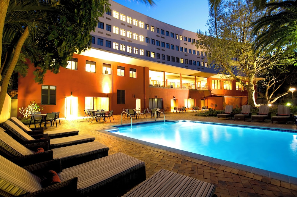 Sunsquare Cape Town Gardens — 4-Star Luxury Hotel in Cape Town, South Africa