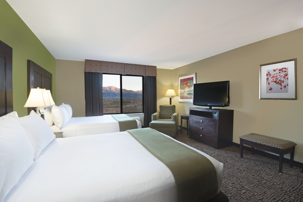Holiday Inn Express Hotel & Suites Richfield by IHG - photo 13