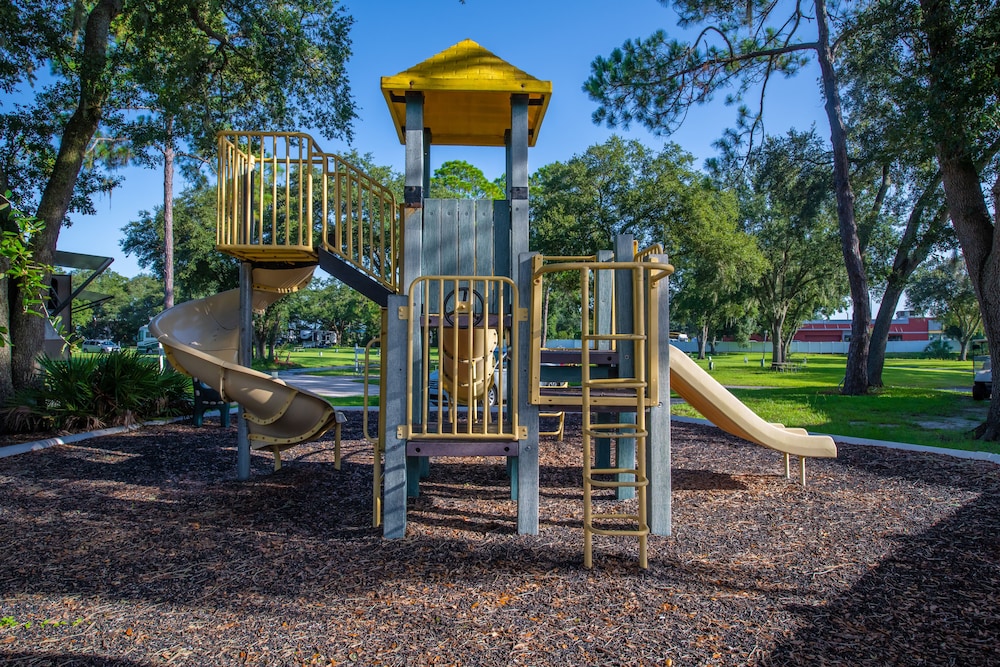 Tampa East RV Resort Campground - photo 16