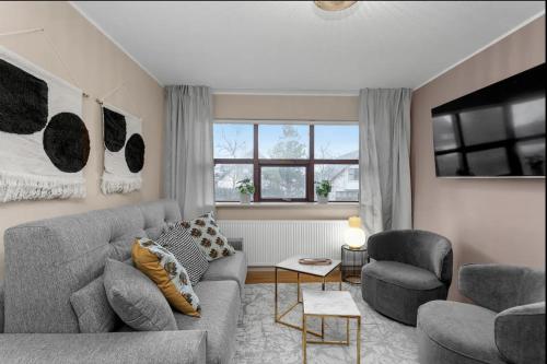 Inviting 2BR Haven in the Heart of the Suburbs