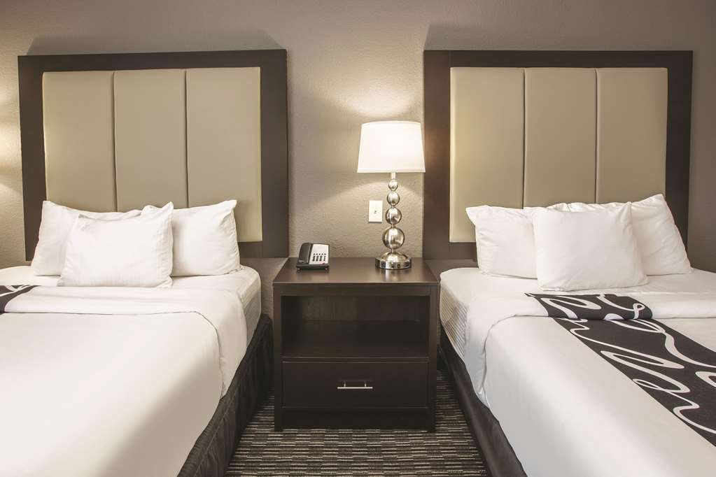 La Quinta Inn & Suites by Wyndham Hattiesburg I 59 - photo 17