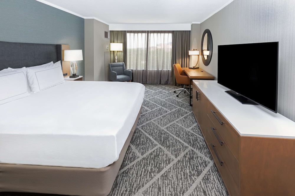 DoubleTree by Hilton Tulsa Warren Place - photo 32
