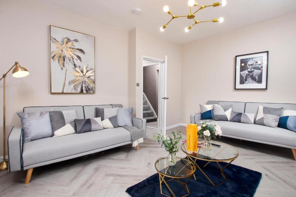 30 percent off The Exquisite Gems of Whitby Garden Terrace