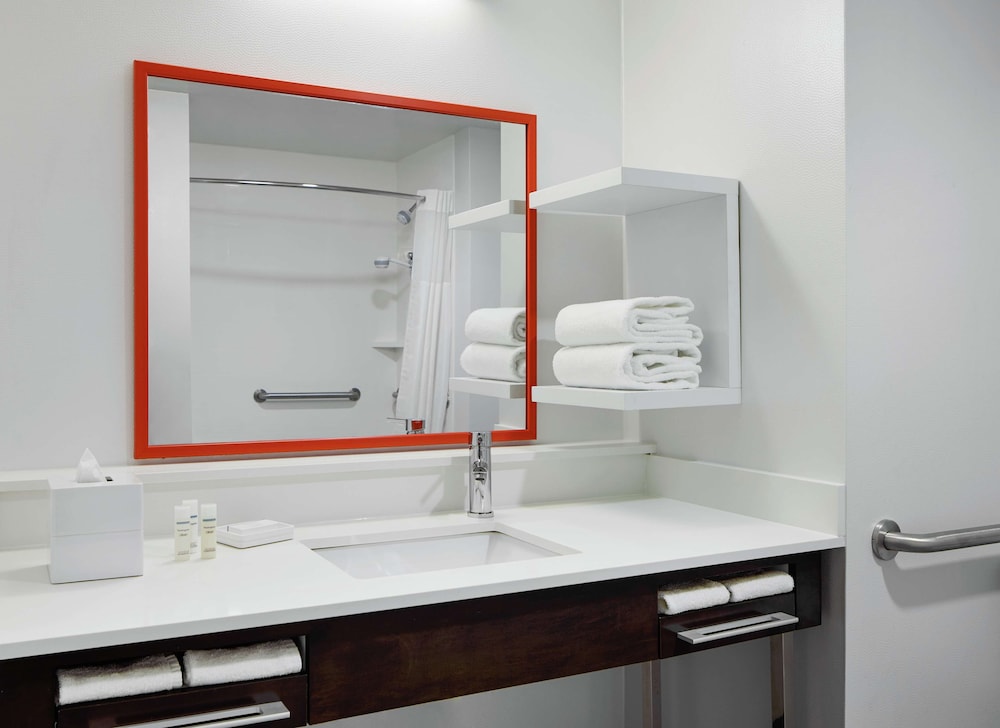 Hampton Inn & Suites Chicago Waukegan - photo 20
