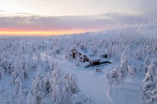 Hideout Villas Villa Viima — 4-Star Luxury Hotel in Kittilae, Finland