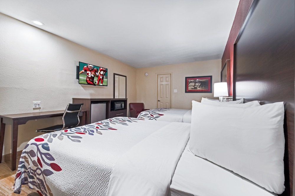 Red Roof Inn Houston Spring North - photo 11