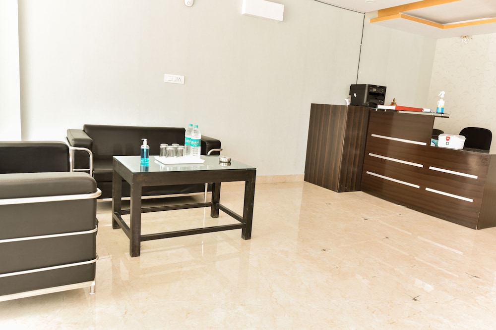 Hotel Luxury Collection - last minute hotel in Gurgaon