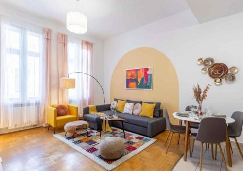 Central Gozsdu Apartment By Cavaland — 4-Star Luxury Hotel in Budapest, Hungary
