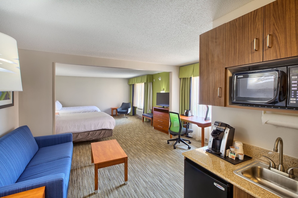 Holiday Inn Express & Suites Raleigh North Wake Forest an IHG Hotel - photo 4