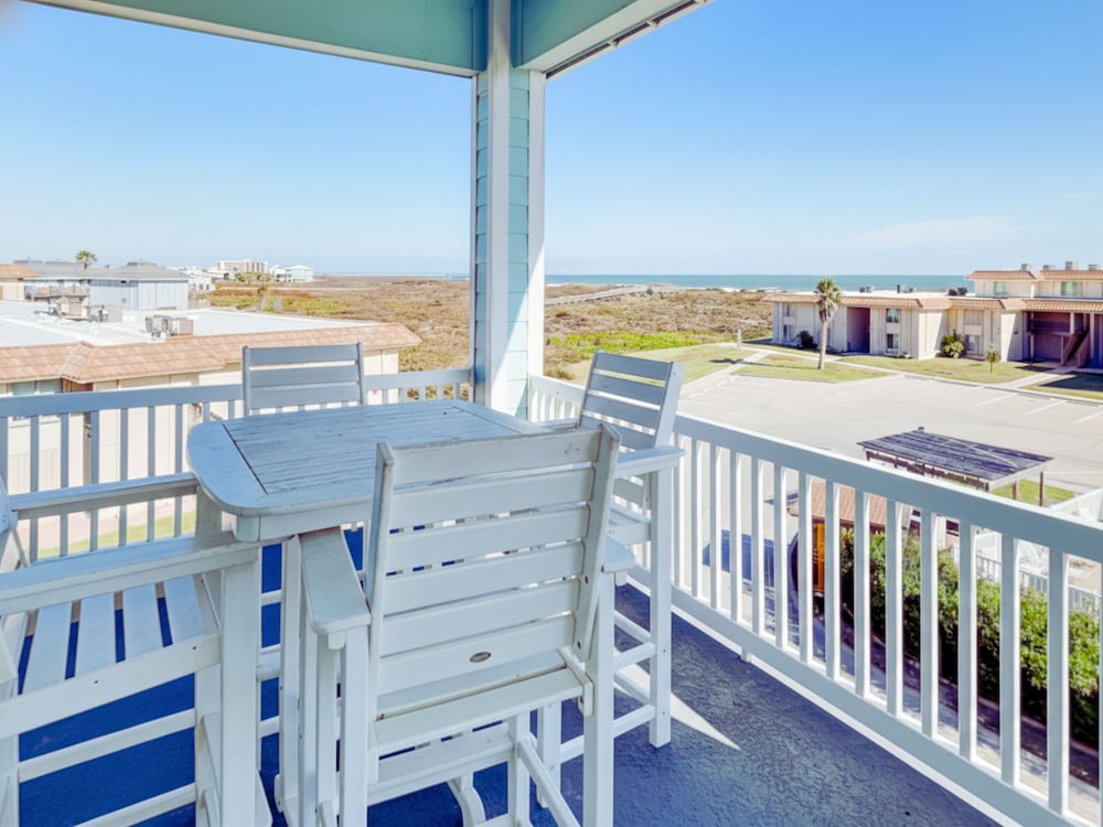 Turtle Paradise by Silver Sands Vacation Rentals — 4-Star Luxury Hotel in Port Aransas, United States