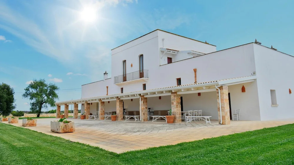 Masseria Samali 14 4 Emma Villas — 4-Star Luxury Hotel in Leverano, Italy