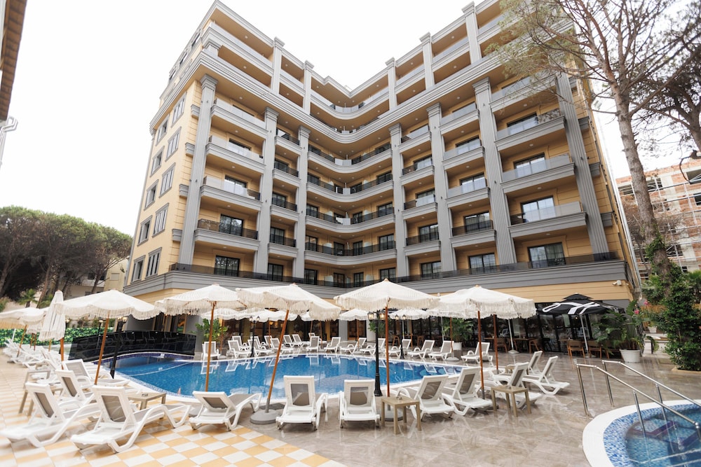 Fafa Sun Hotel in Golem, Albania