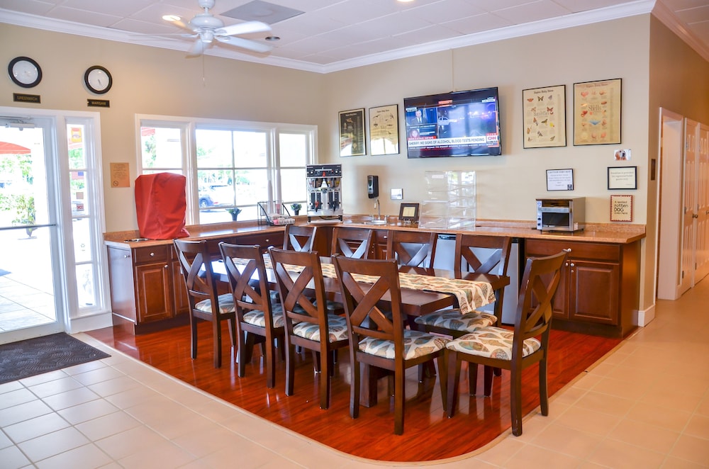 Gulfcoast Inn Naples - photo 36